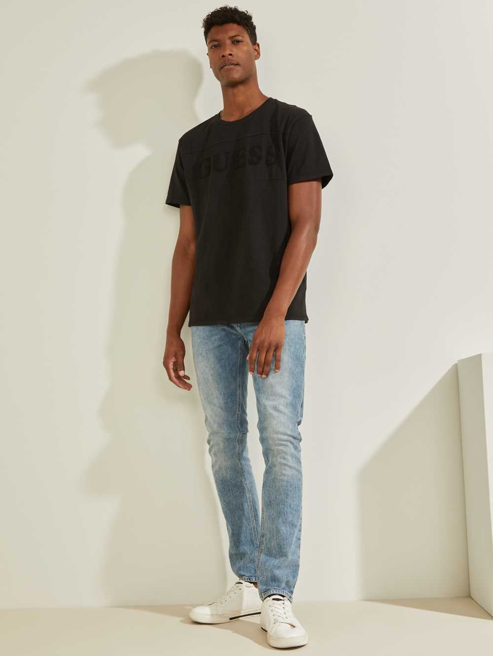 Black Men's Guess Chenille Logo T-shirt Australia Sale | 672WNMLZV