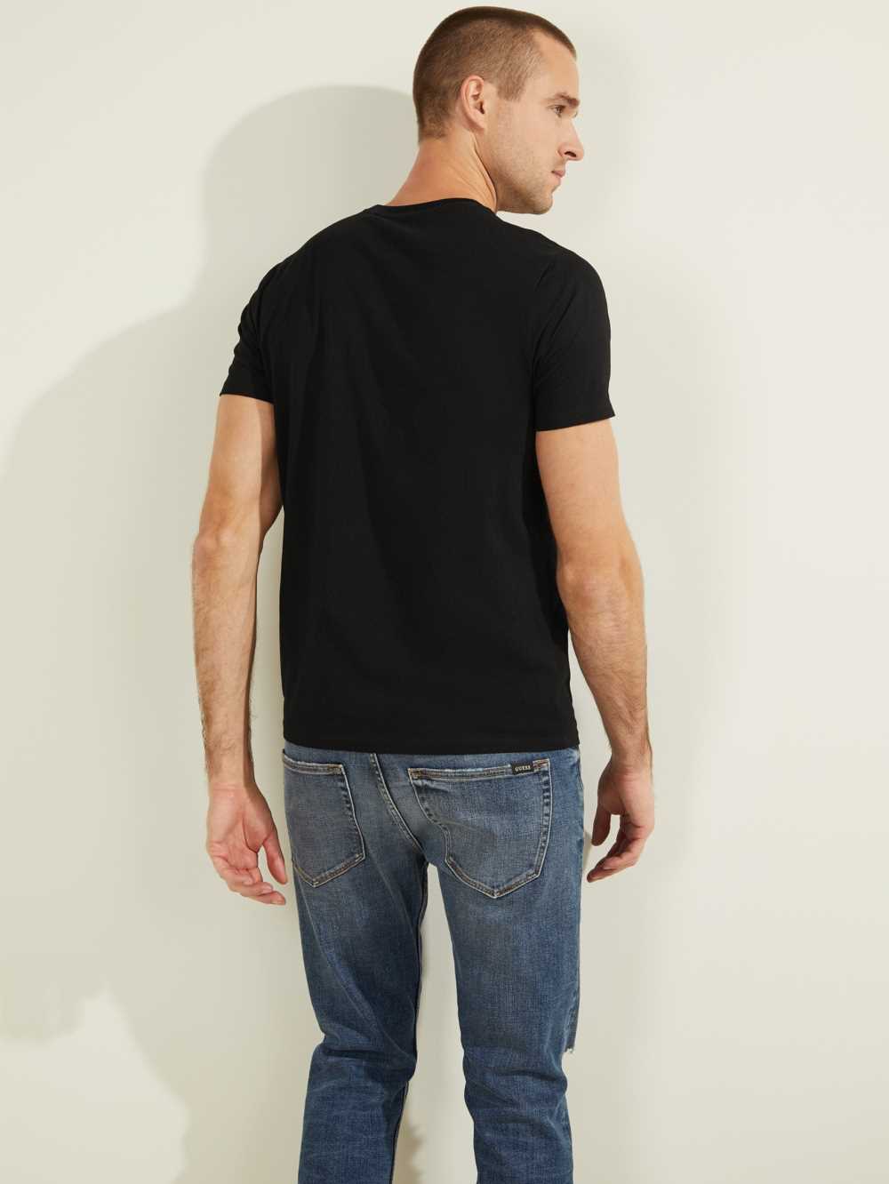Black Men's Guess Classic Logo T-shirt Australia Sale | 031EVOCTW