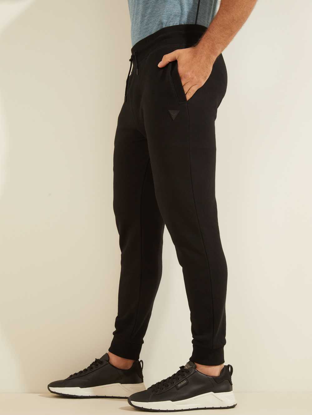 Black Men's Guess Eco Aldwin Logo Pants Australia Sale | 873RBQHSO