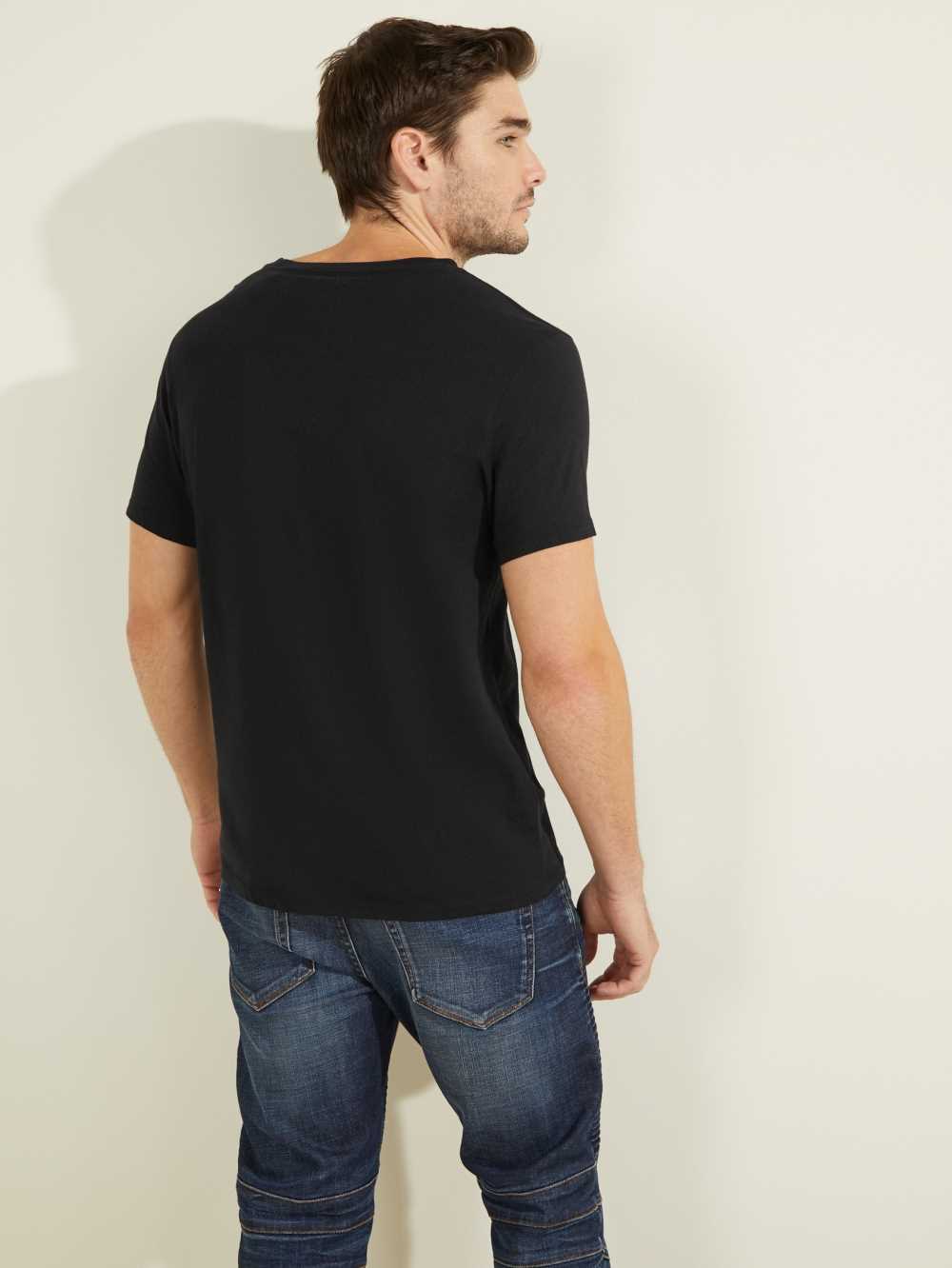 Black Men's Guess Embossed Logo T-shirt Australia Sale | 827DNZBCG