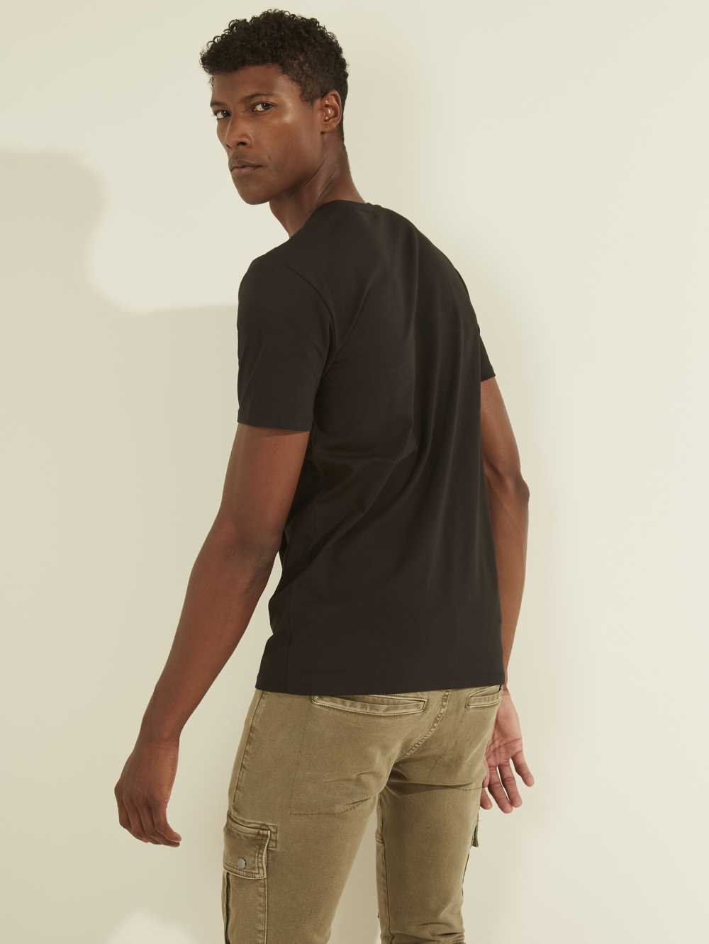 Black Men's Guess Iridescent Logo Graphic T-shirt Australia Sale | 726WUJKPC