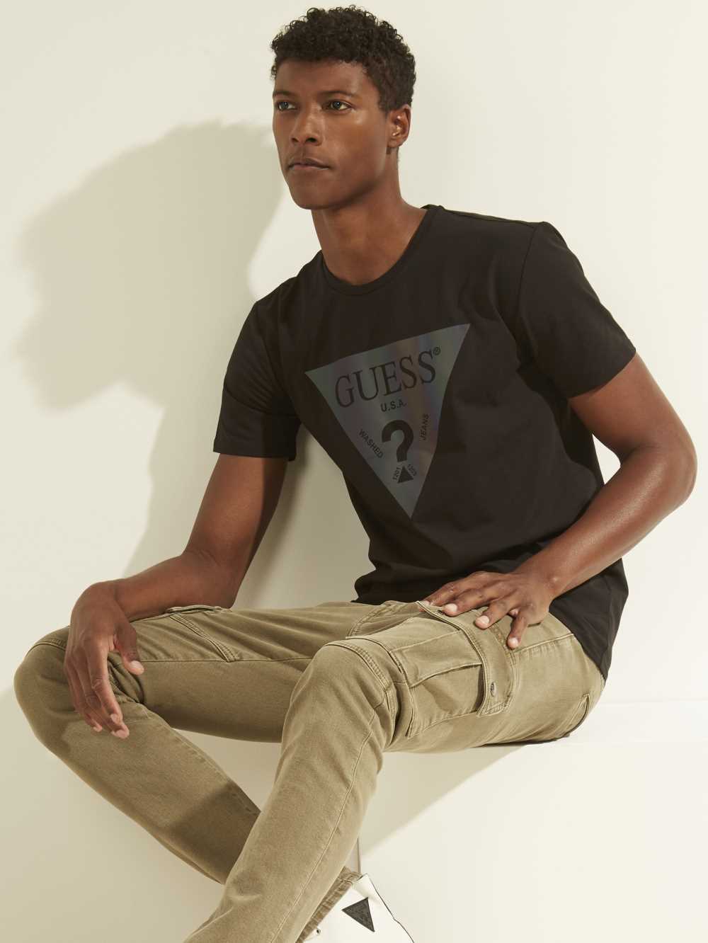 Black Men\'s Guess Iridescent Logo Graphic T-shirt Australia Sale | 726WUJKPC