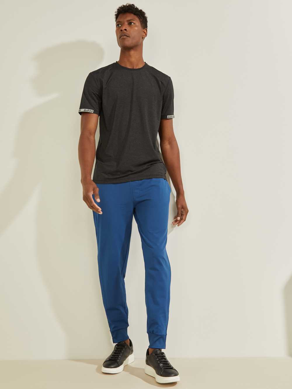 Black Men's Guess Logo Sleeve T-shirt Australia Sale | 609LZGONA