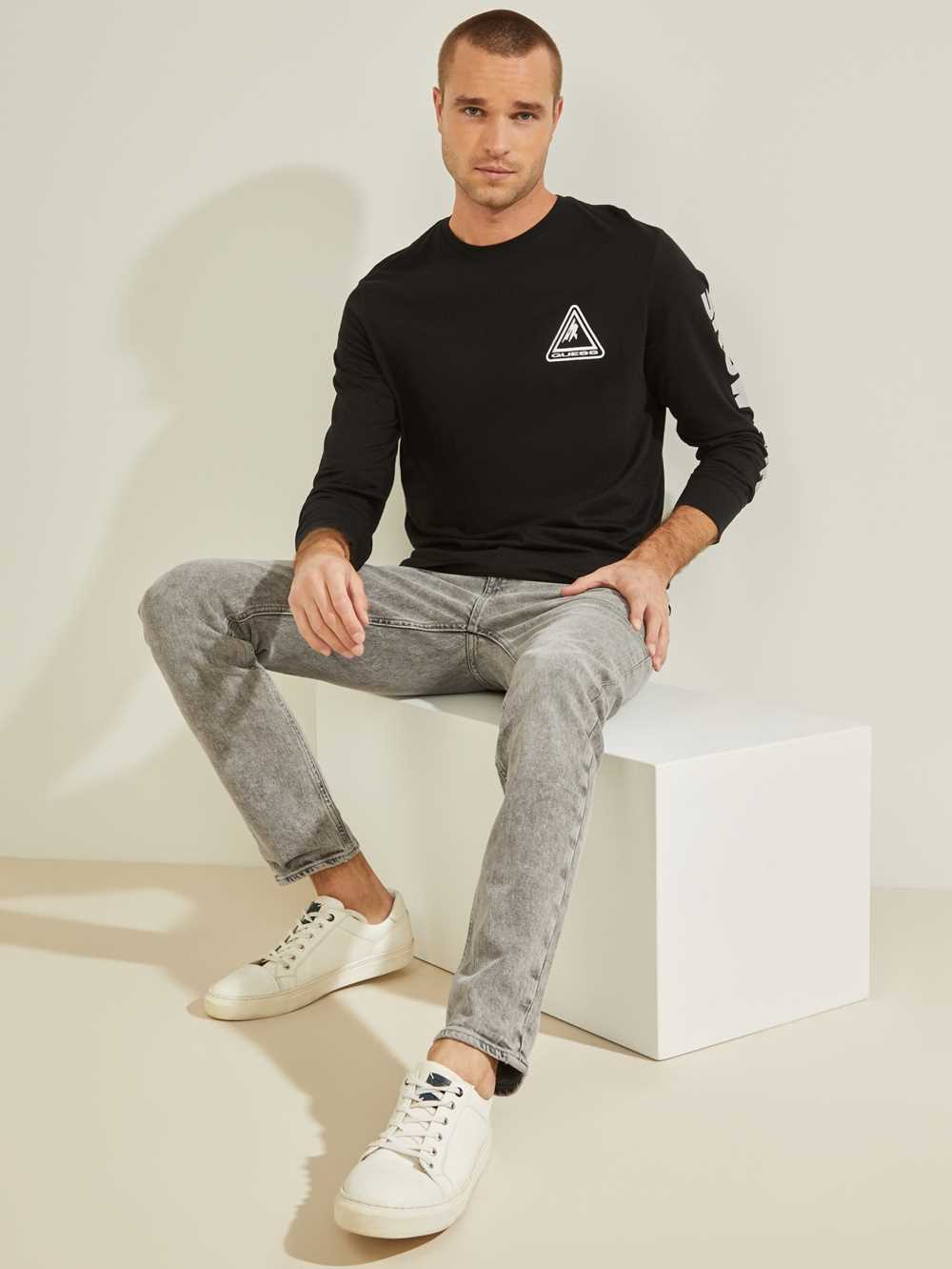 Black Men's Guess Ski Logo T-shirt Australia Sale | 014BOSZID