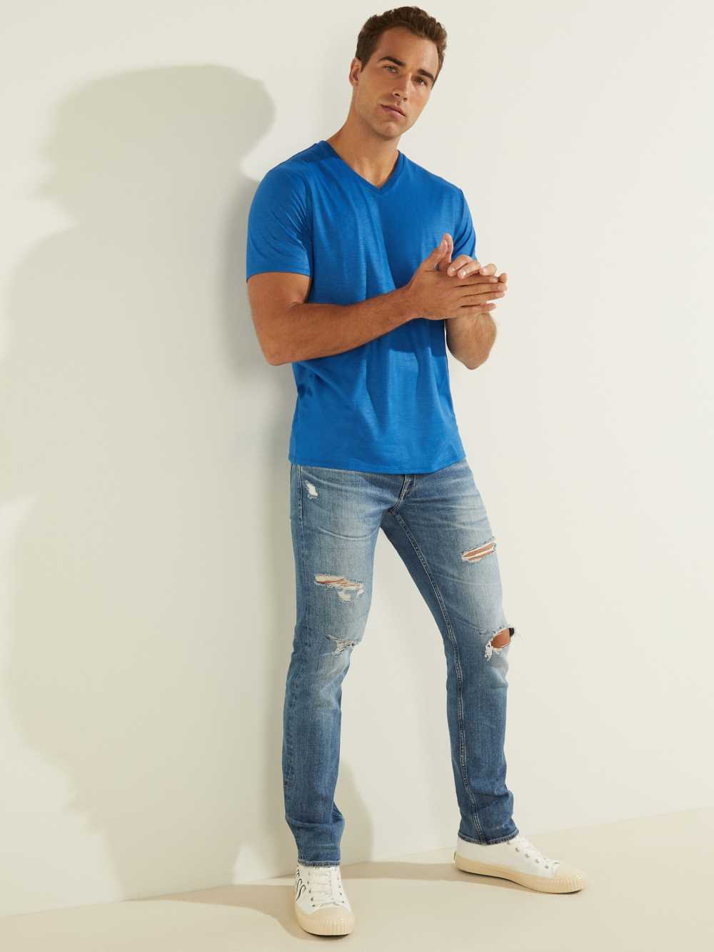 Blue Men's Guess Mason Yoke V-Neck T-shirt Australia Sale | 078CHEUKM
