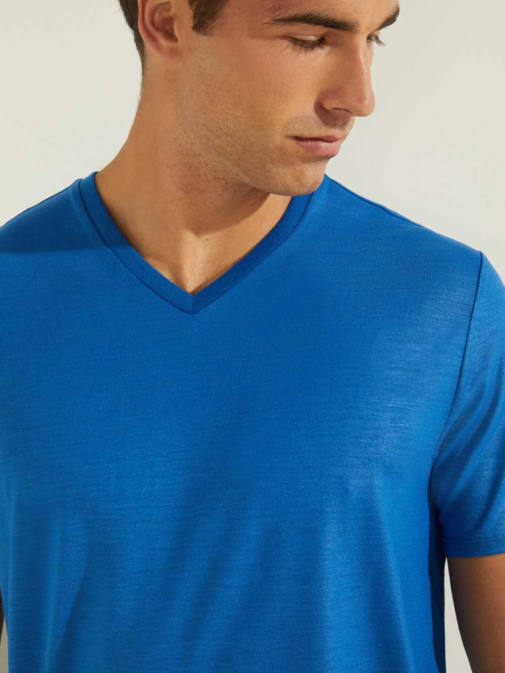 Blue Men's Guess Mason Yoke V-Neck T-shirt Australia Sale | 078CHEUKM