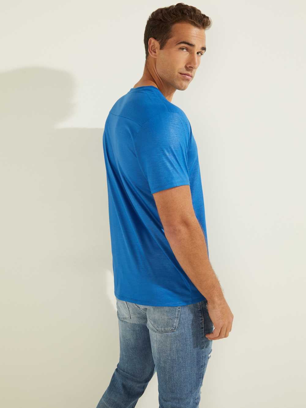 Blue Men's Guess Mason Yoke V-Neck T-shirt Australia Sale | 078CHEUKM