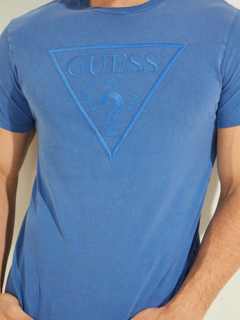 Blue Multicolor Men's Guess Embroidered Logo T-shirt Australia Sale | 160DVSOMW