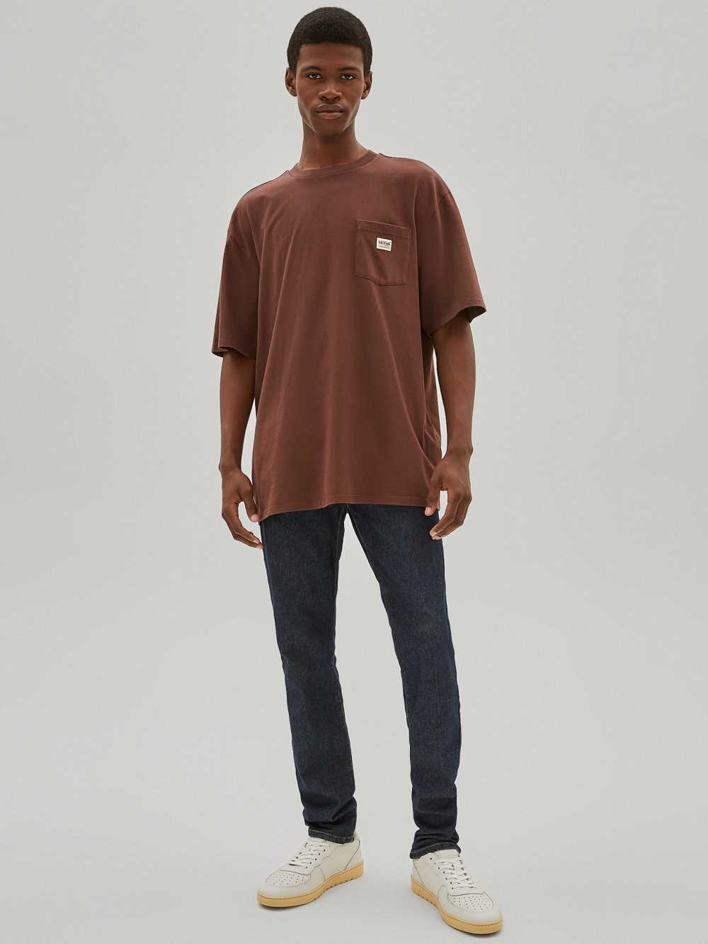 Chocolate Men's Guess Originals Pocket T-shirt Australia Sale | 415MGULYR