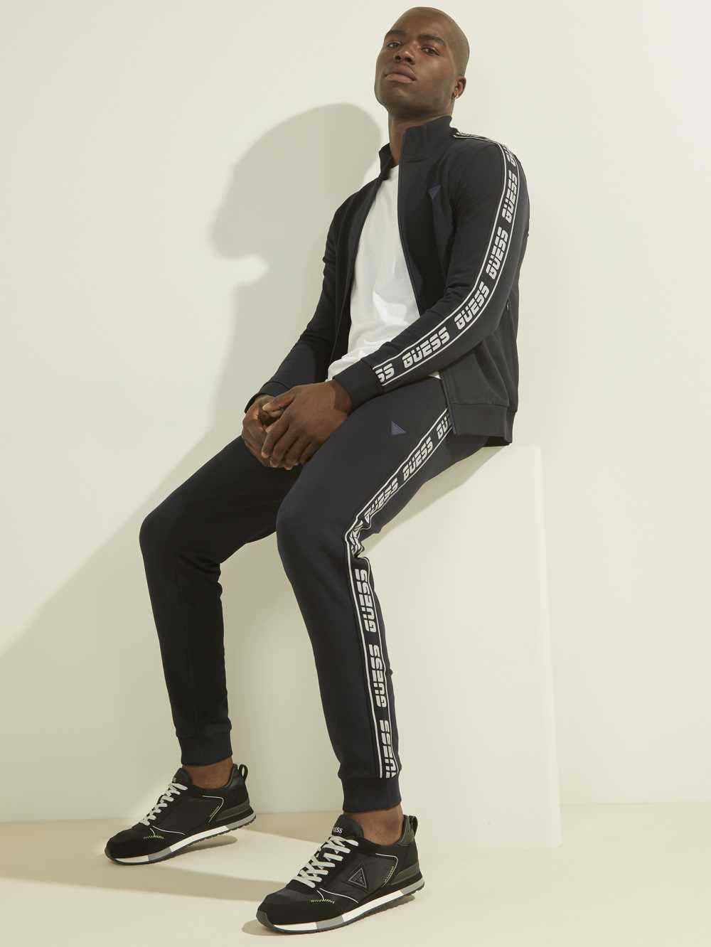 Dark Blue Men's Guess Arlo Logo Joggers Australia Sale | 278ECMHBO