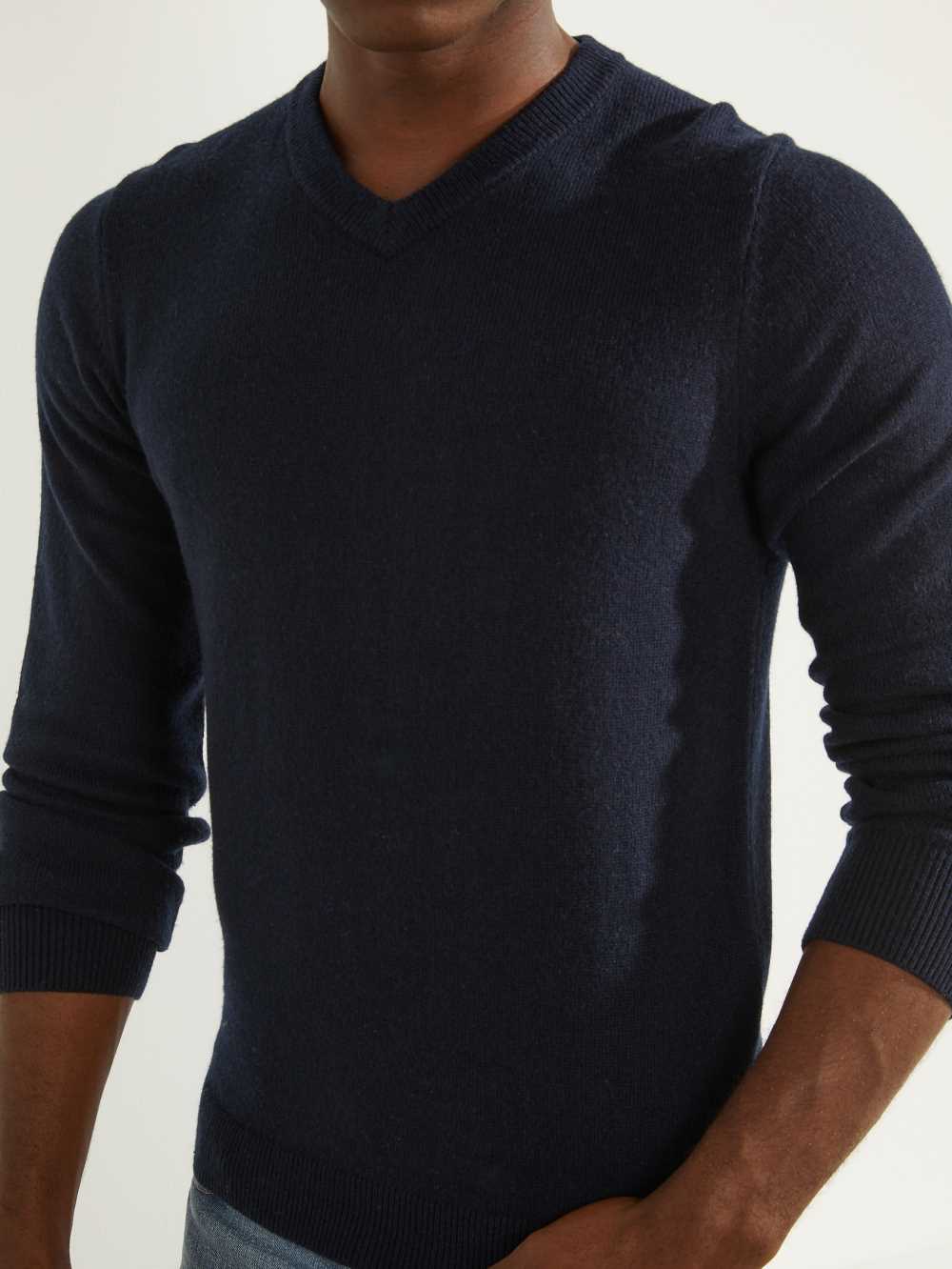 Dark Blue Men's Guess Owen V-Neck Sweaters Australia Sale | 168GEAZYM