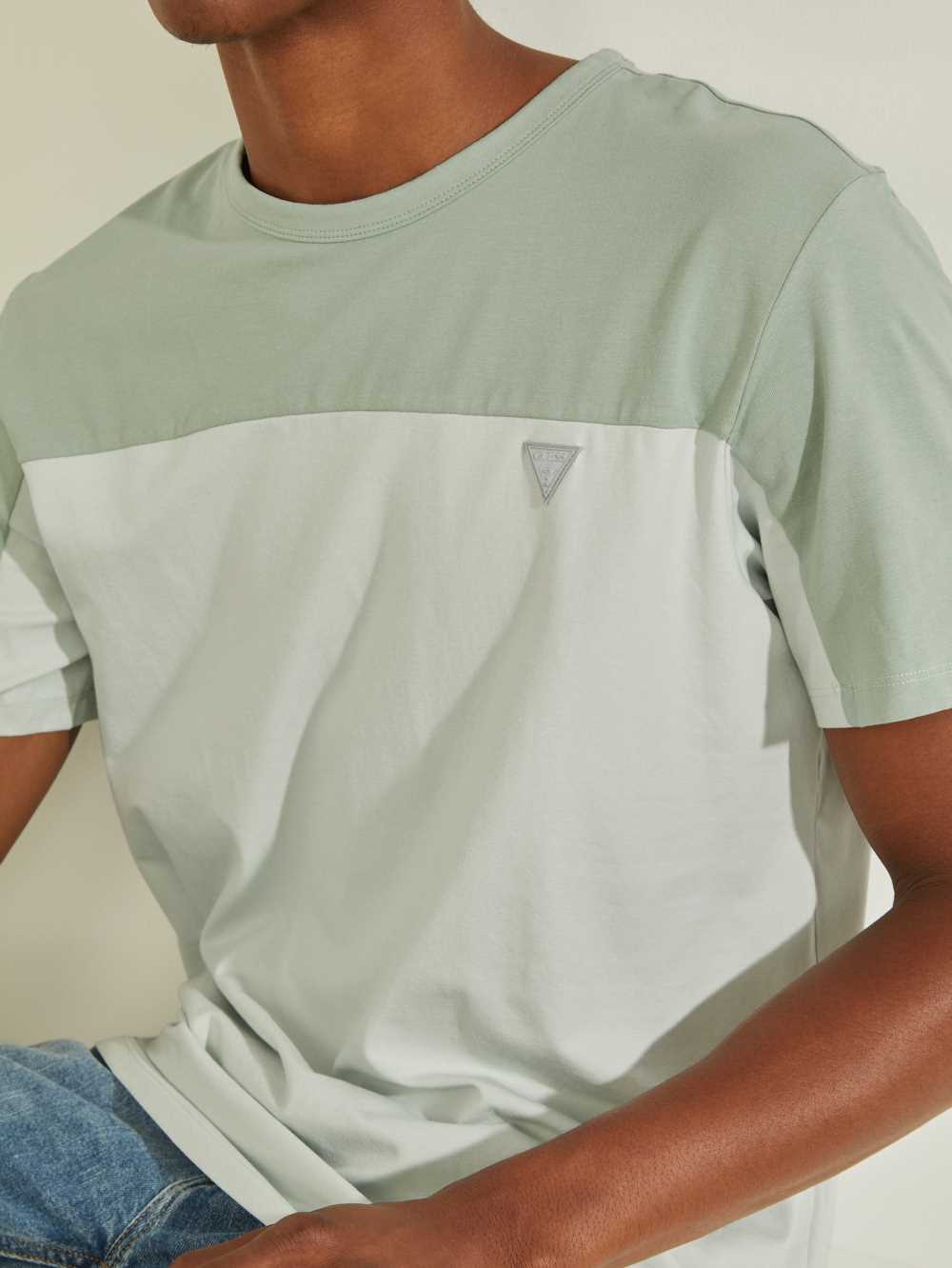 Green Men's Guess Larrie Color-Block T-shirt Australia Sale | 860TOYUWH