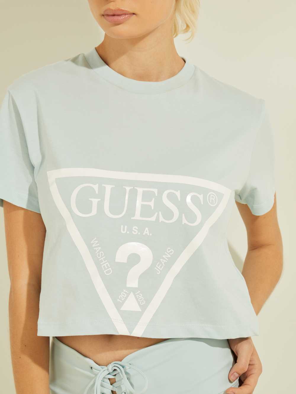 Light Blue Women's Guess Cropped Logo T-shirt Australia Sale | 698YNSUVI