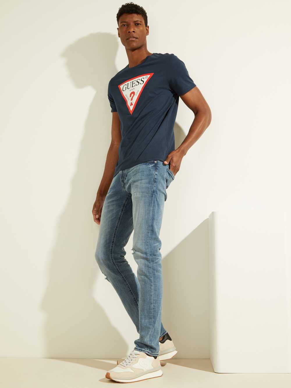Navy Men's Guess Classic Logo T-shirt Australia Sale | 096NABYGD