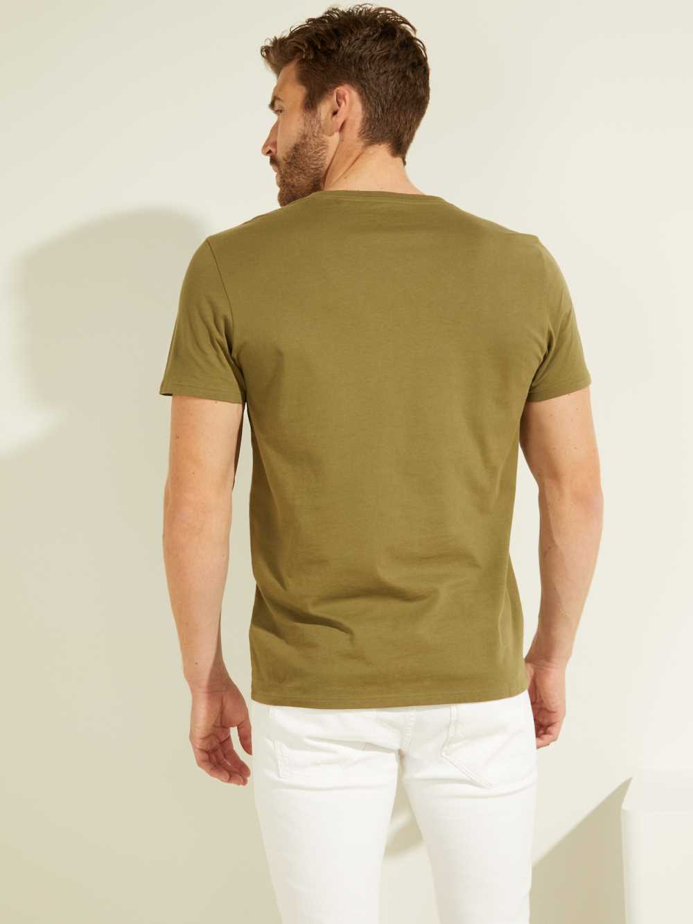 Olive Men's Guess Classic Logo T-shirt Australia Sale | 097KAGFTN