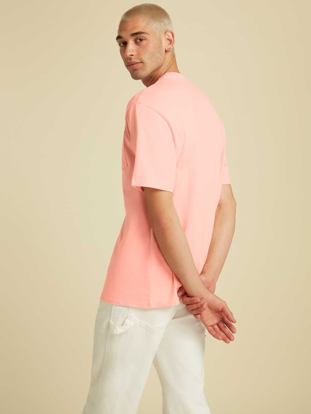 Pink Men's Guess Originals Kit Pocket T-shirt Australia Sale | 450RGUMSJ