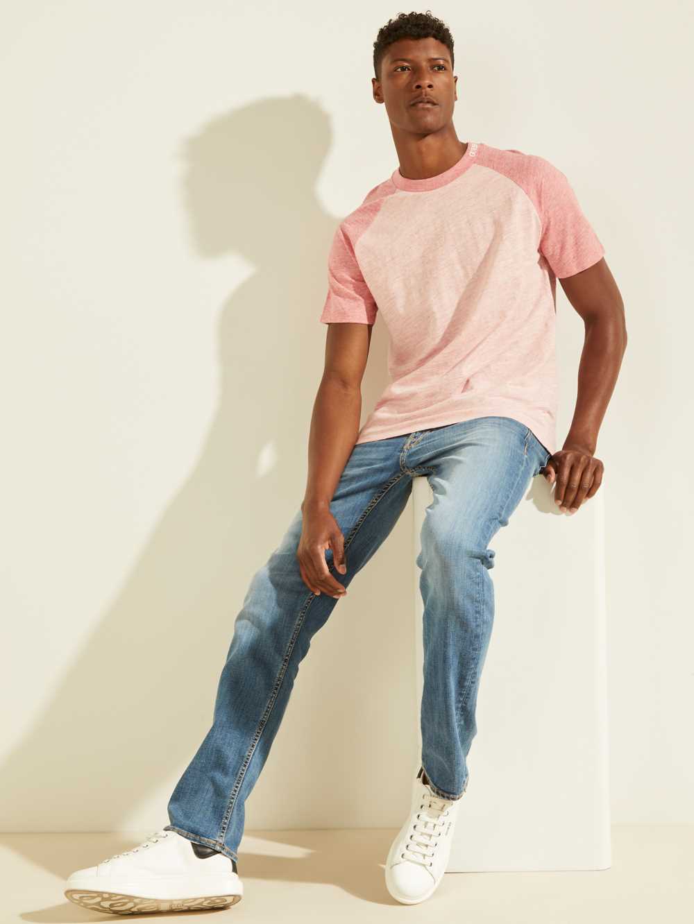 Pink Men's Guess Playa Raglan T-shirt Australia Sale | 093NFTBSE