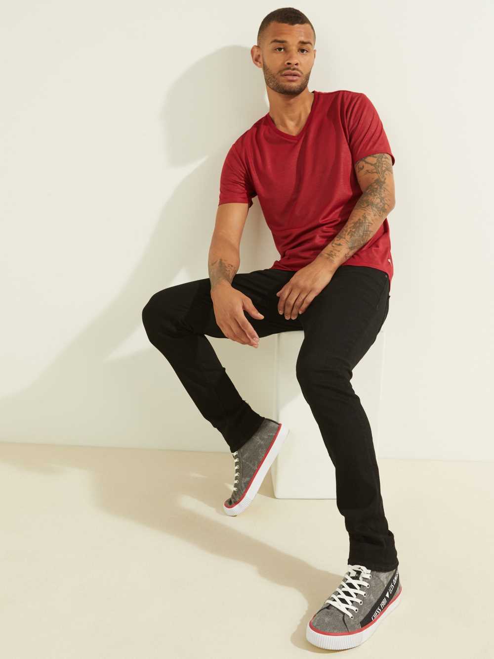 Red Men's Guess Mason Yoke V-Neck T-shirt Australia Sale | 249AKUBVM