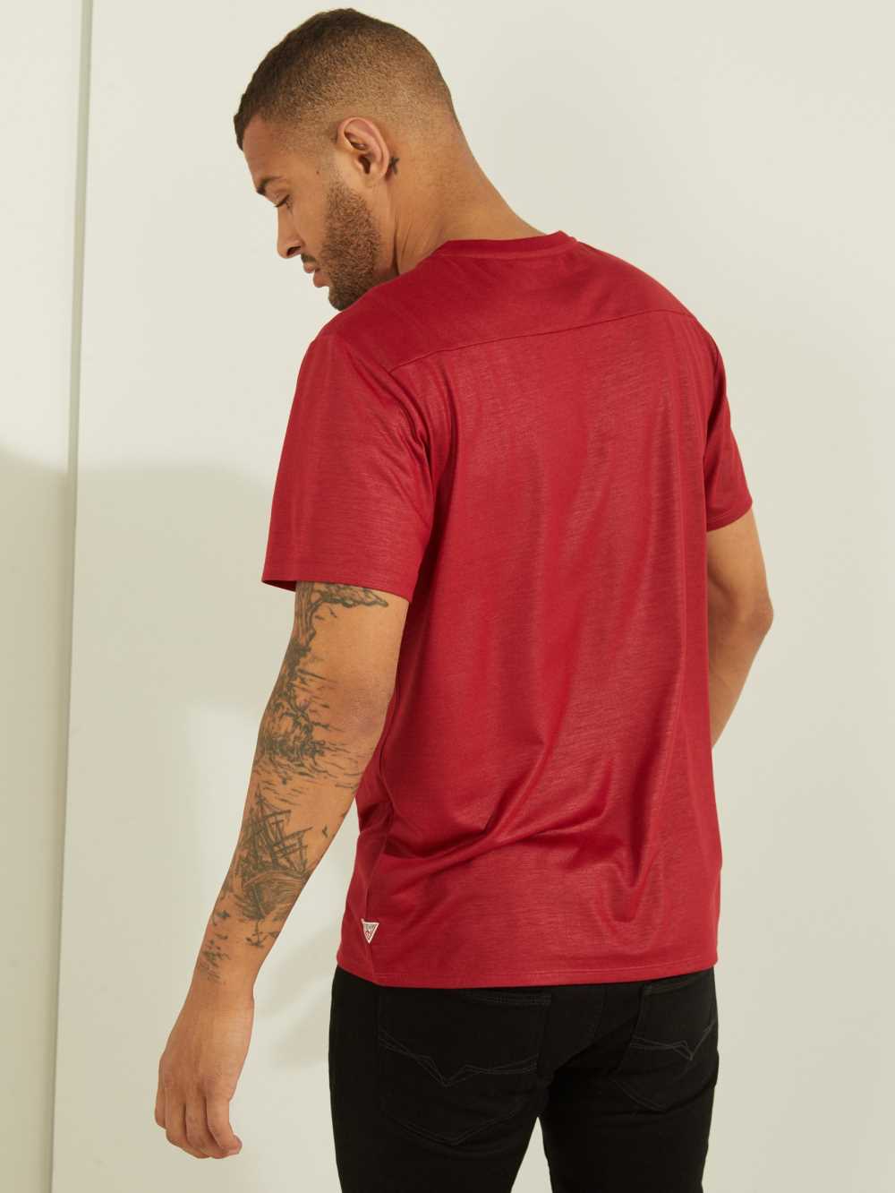 Red Men's Guess Mason Yoke V-Neck T-shirt Australia Sale | 249AKUBVM