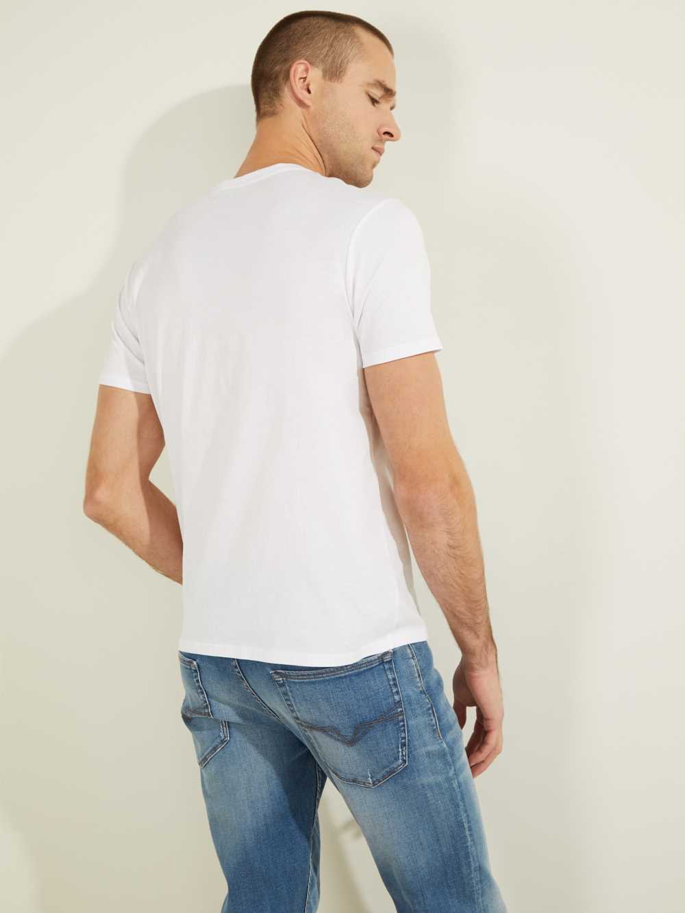 White Men's Guess Classic Logo T-shirt Australia Sale | 038STGOPW