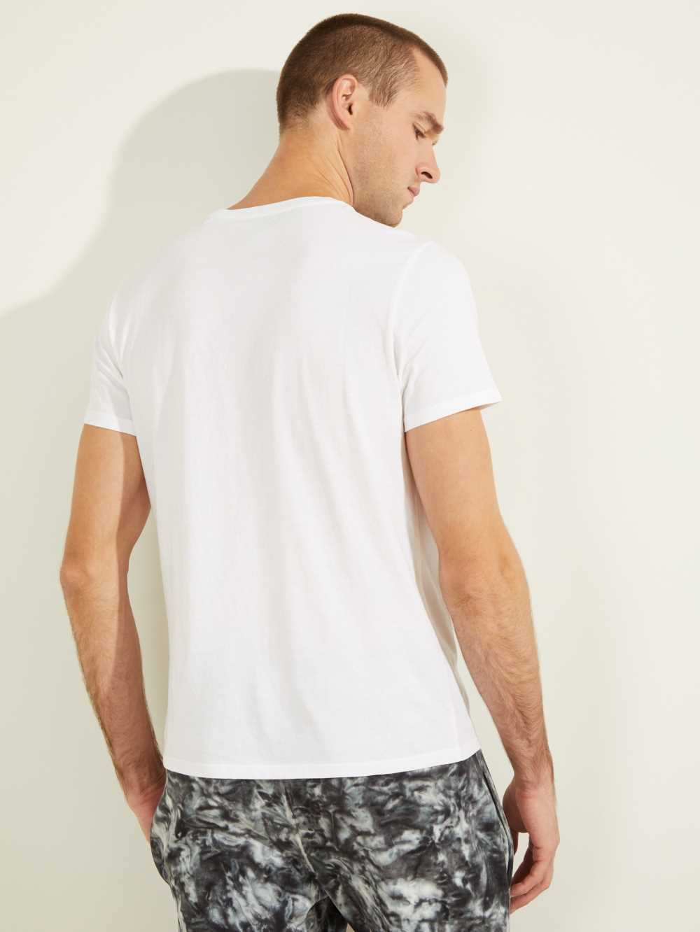 White Men's Guess Embroidered Logo T-shirt Australia Sale | 209HLUJYA
