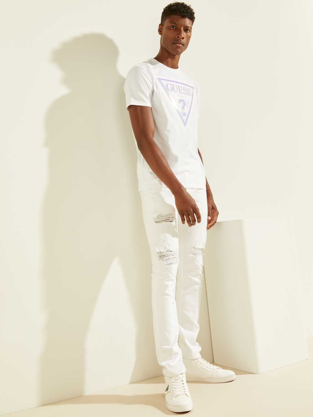 White Men's Guess Hologram Logo T-shirt Australia Sale | 361DRVTWH