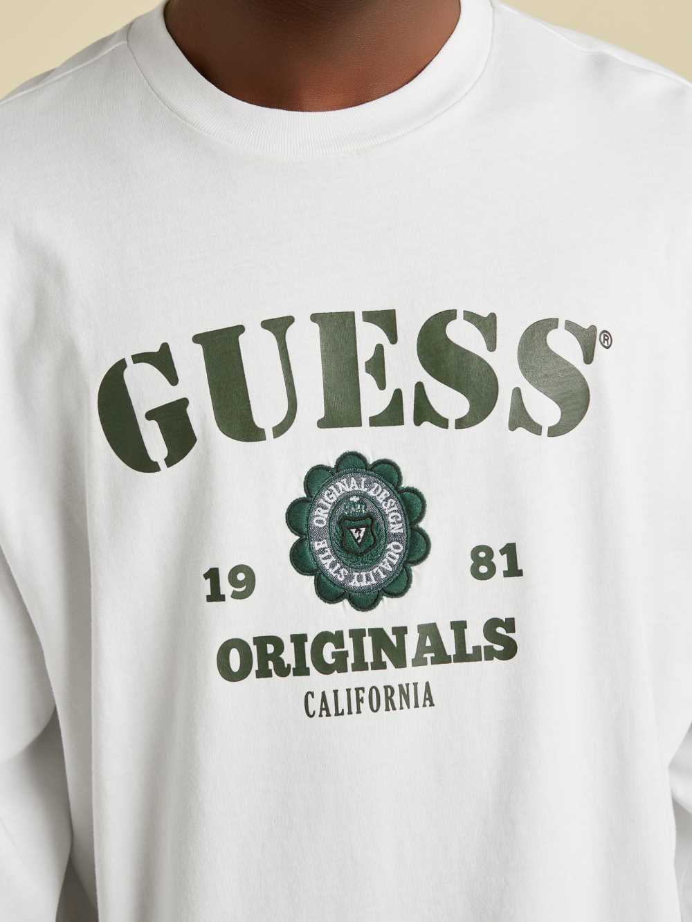 White Men's Guess Originals Logo Long Sleeve T-shirt Australia Sale | 908KCMGVO