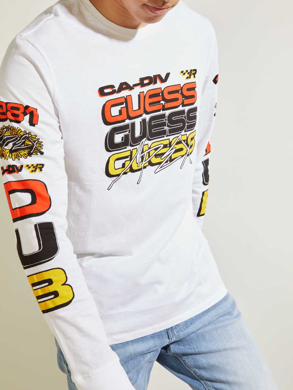White Men's Guess Sport Logo T-shirt Australia Sale | 738UHIGRX
